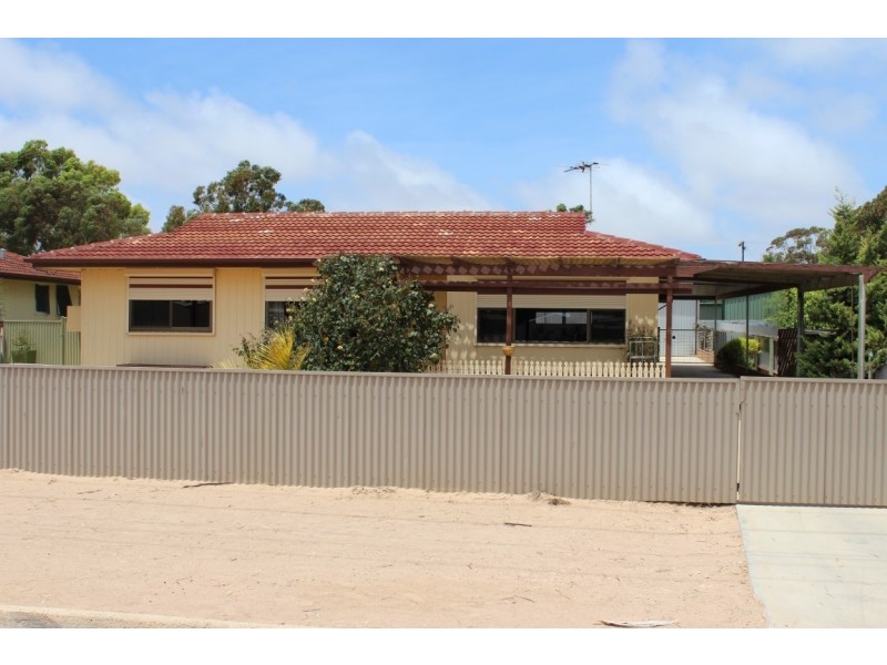 16 Kloeden street, Ceduna SA 5690