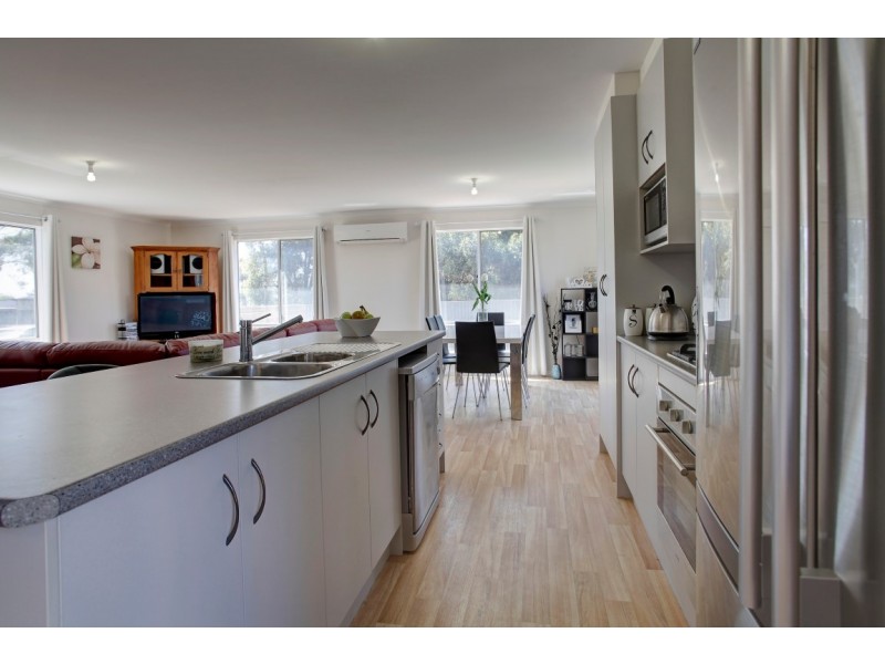 7 Benjamin Road, Poonindie SA 5607