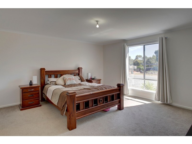 7 Benjamin Road, Poonindie SA 5607