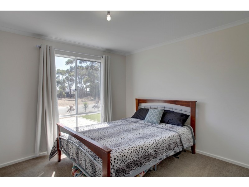 7 Benjamin Road, Poonindie SA 5607