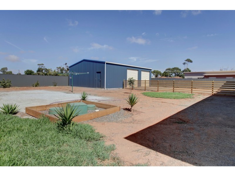 7 Benjamin Road, Poonindie SA 5607
