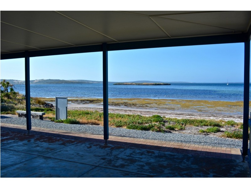 469 Starfish Lane, Mount Dutton Bay SA 5607