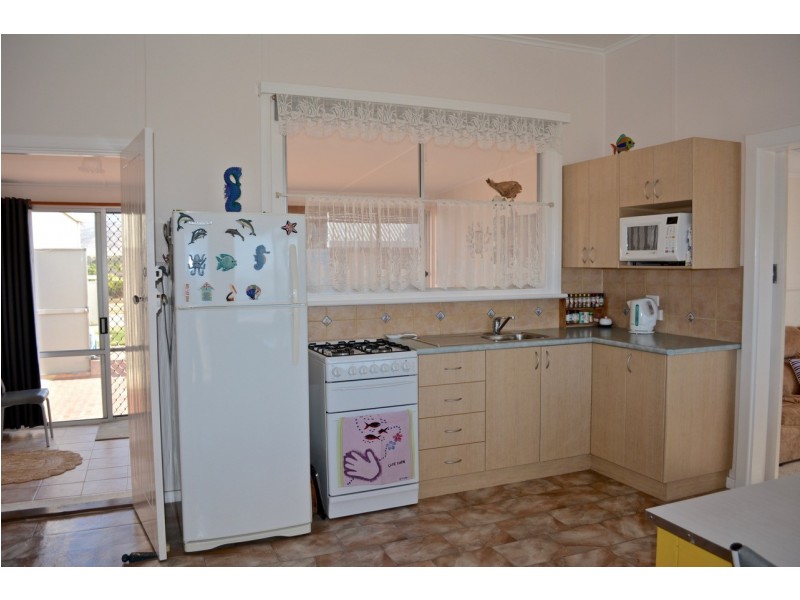 469 Starfish Lane, Mount Dutton Bay SA 5607