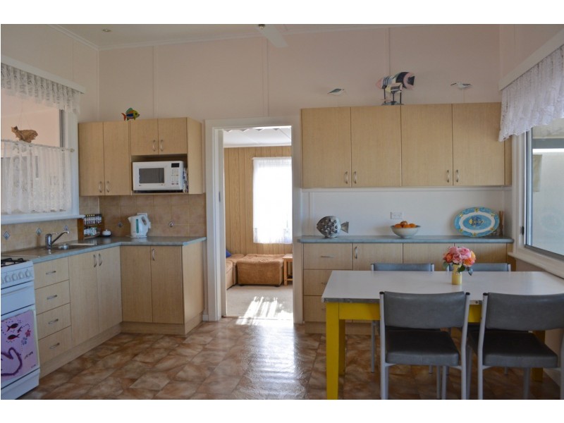 469 Starfish Lane, Mount Dutton Bay SA 5607