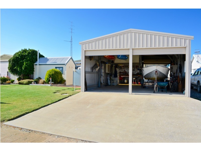 469 Starfish Lane, Mount Dutton Bay SA 5607