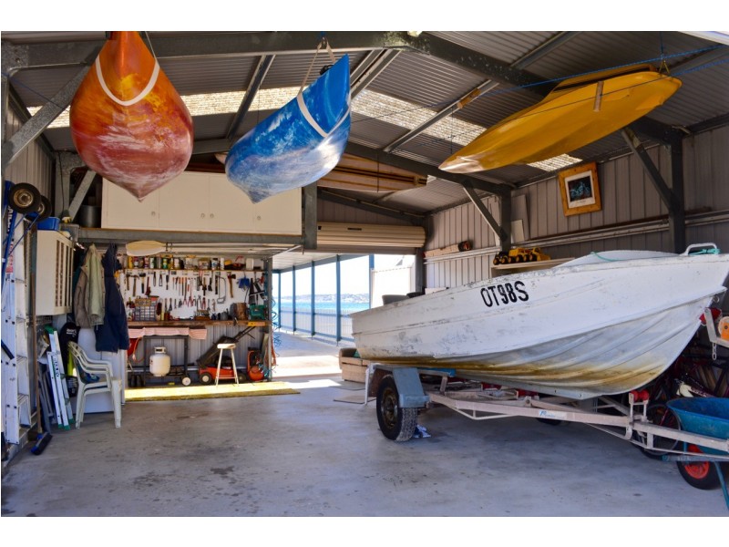 469 Starfish Lane, Mount Dutton Bay SA 5607