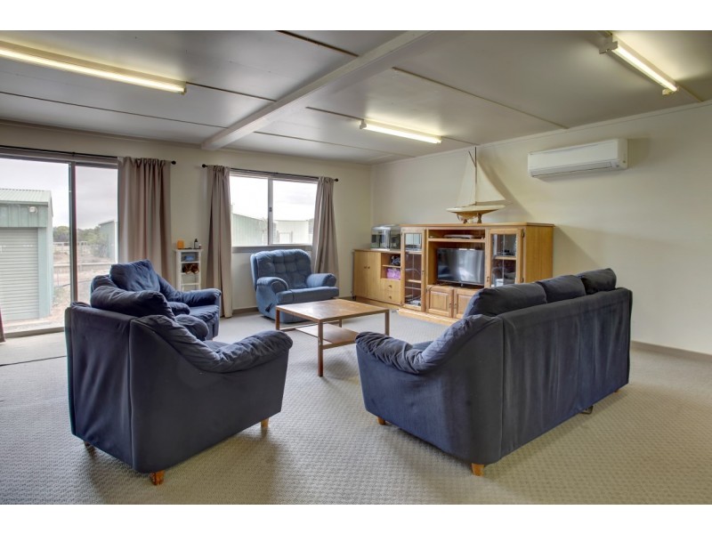 2338 Flinders Highway, Port Lincoln SA 5606