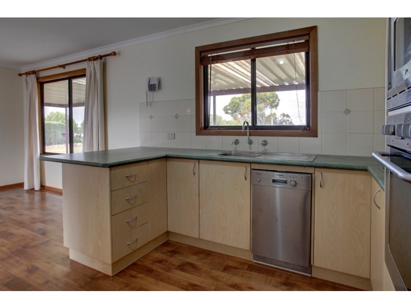 222 – 223 Second Street, Wangary SA 5607