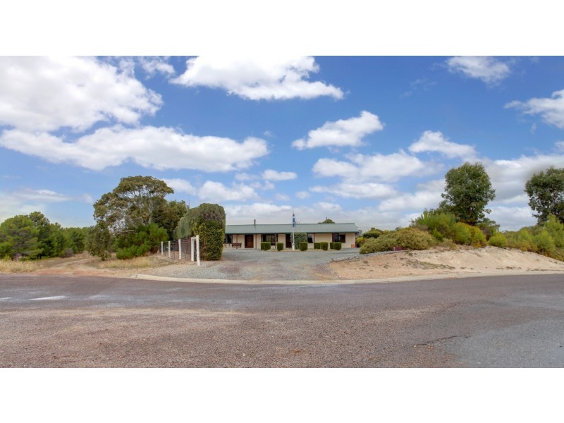 222 – 223 Second Street, Wangary SA 5607