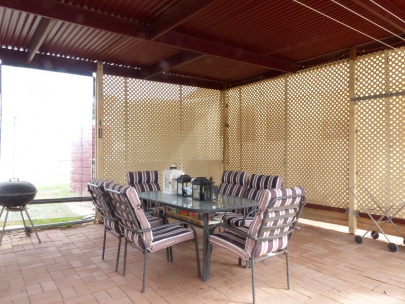 2 Chadwick Street, Ceduna SA 5690