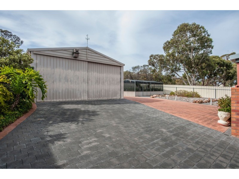 11 Pine Crescent, Coffin Bay SA 5607