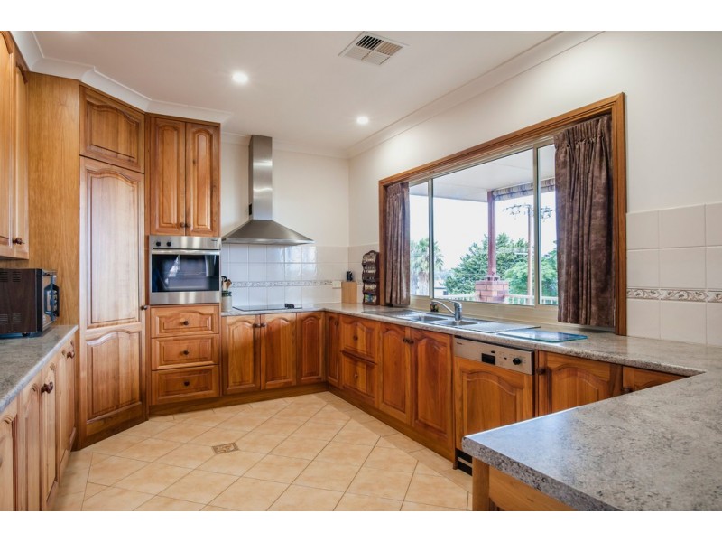 11 Pine Crescent, Coffin Bay SA 5607