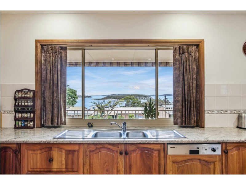 11 Pine Crescent, Coffin Bay SA 5607