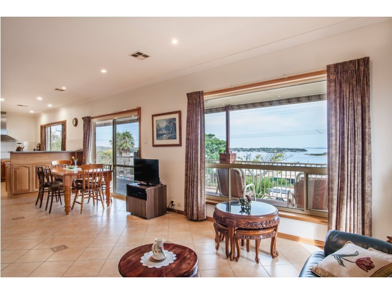 11 Pine Crescent, Coffin Bay SA 5607