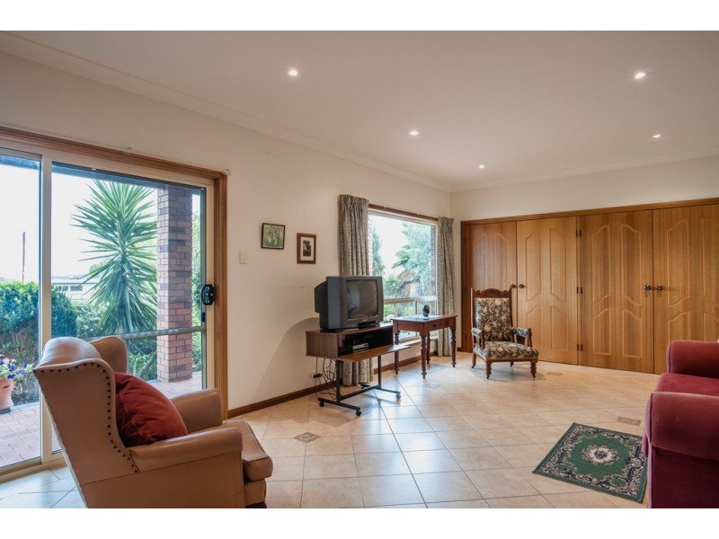 11 Pine Crescent, Coffin Bay SA 5607