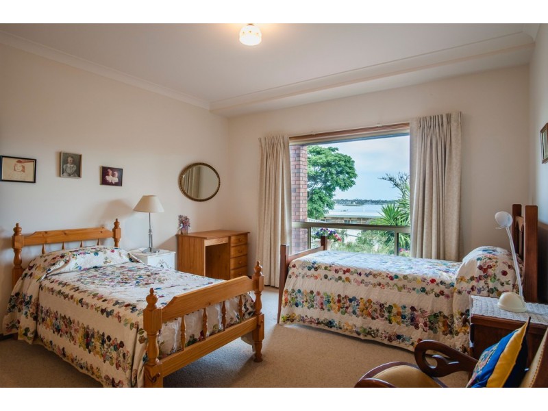 11 Pine Crescent, Coffin Bay SA 5607