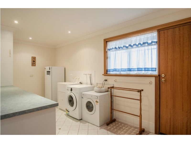 11 Pine Crescent, Coffin Bay SA 5607