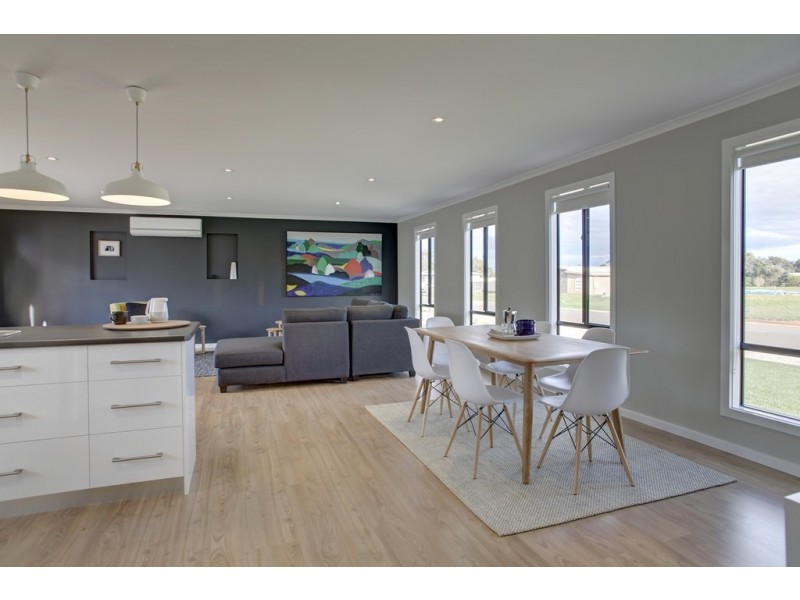 16 Benjamin Road, Poonindie SA 5607