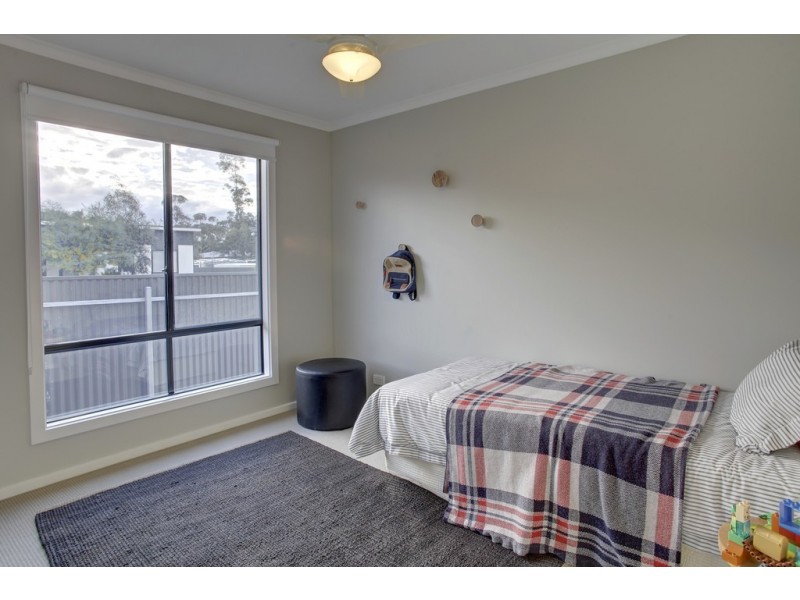 16 Benjamin Road, Poonindie SA 5607