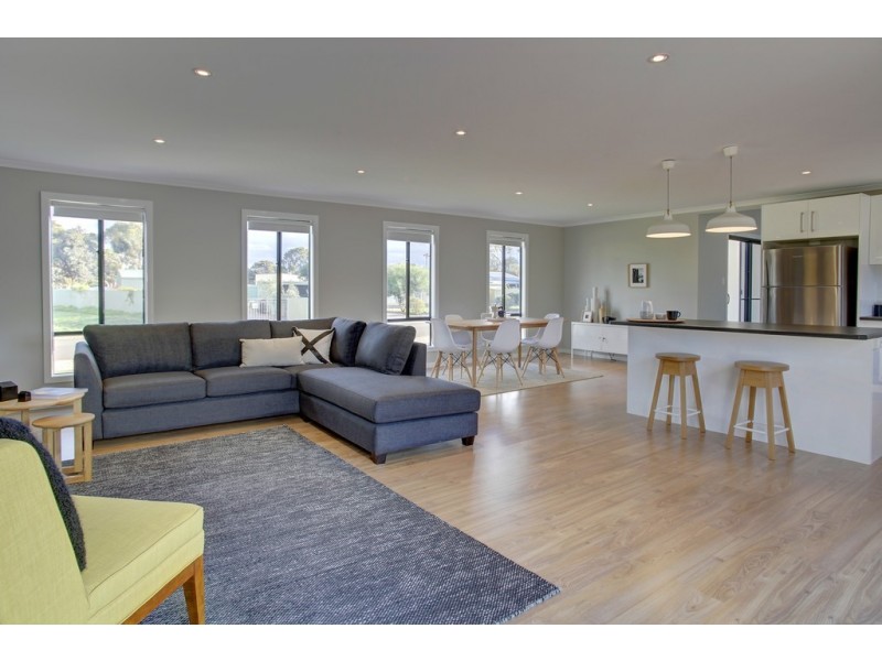 16 Benjamin Road, Poonindie SA 5607