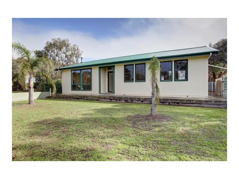 2085 Lincoln Highway (Corner of Higgins Road), Louth Bay SA 5607