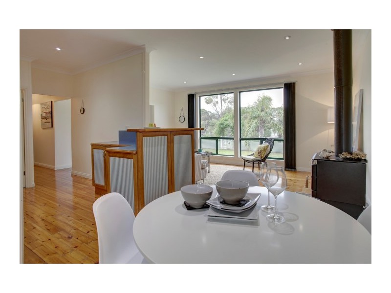 2085 Lincoln Highway (Corner of Higgins Road), Louth Bay SA 5607