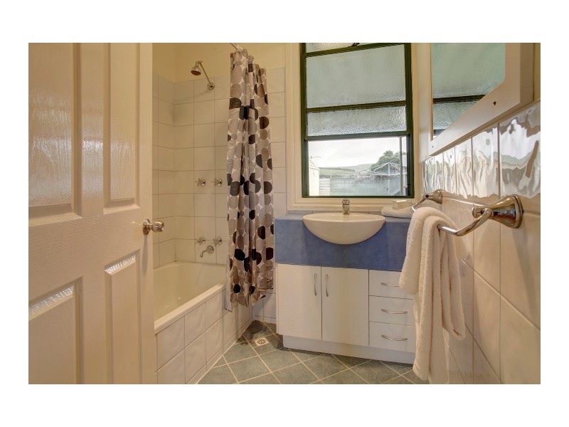 2085 Lincoln Highway (Corner of Higgins Road), Louth Bay SA 5607