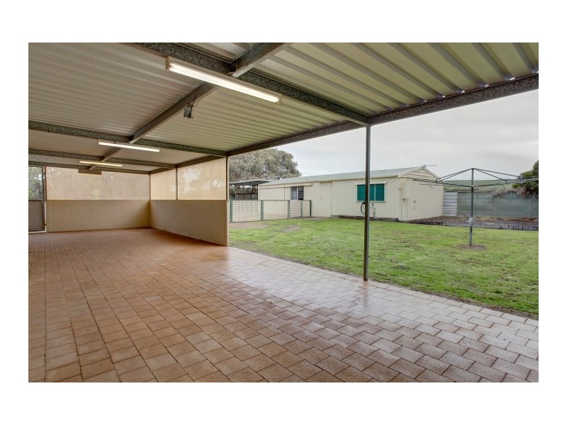 2085 Lincoln Highway (Corner of Higgins Road), Louth Bay SA 5607