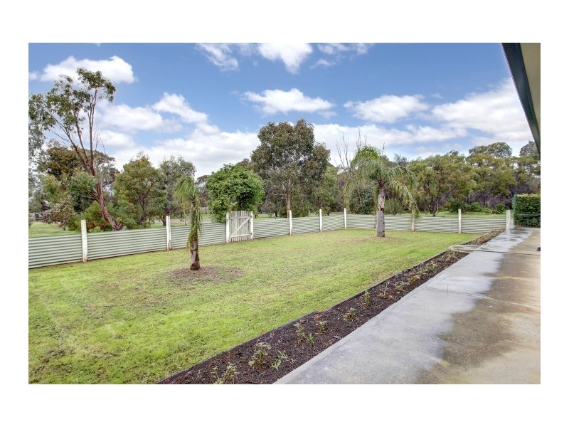 2085 Lincoln Highway (Corner of Higgins Road), Louth Bay SA 5607