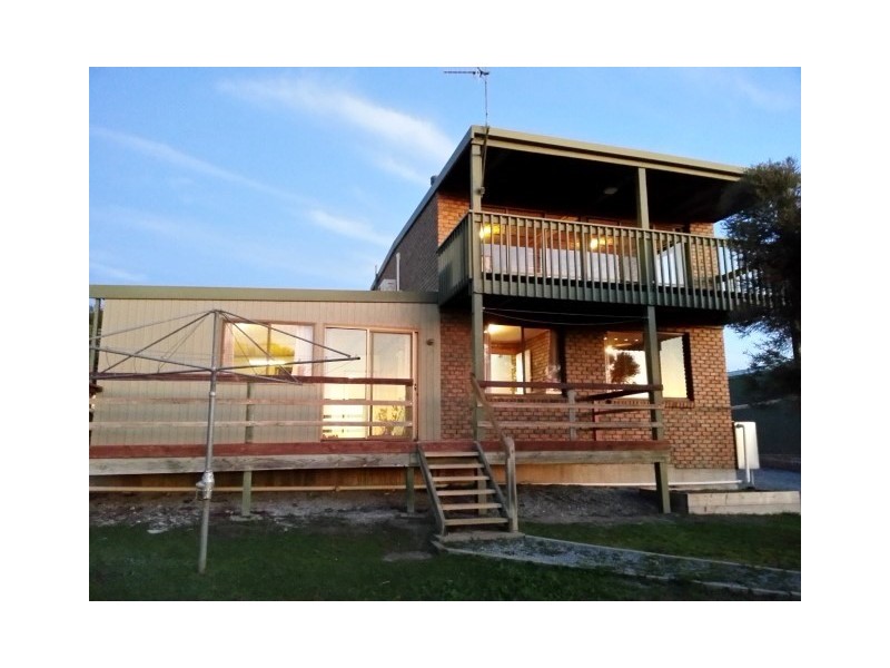 8 Pine Crescent, Coffin Bay SA 5607