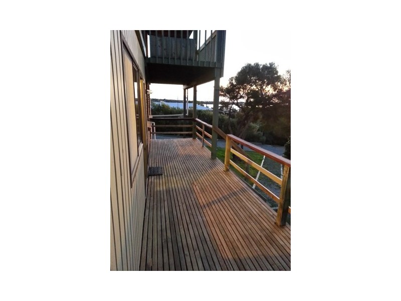 8 Pine Crescent, Coffin Bay SA 5607