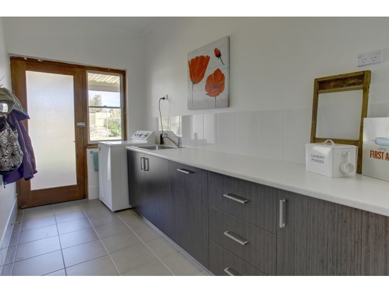 27-29 Wallis Street, Port Neill SA 5604