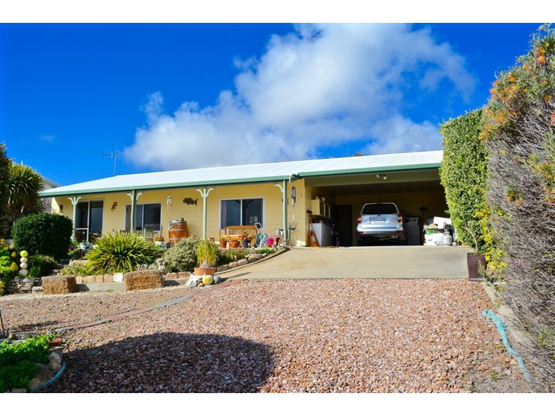 7 Brigette Ave, Coffin Bay SA 5607