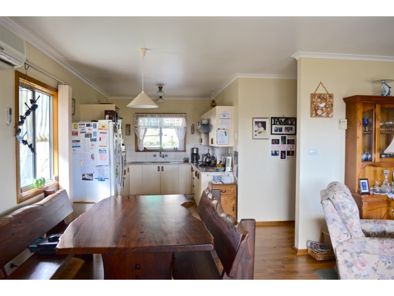 7 Brigette Ave, Coffin Bay SA 5607