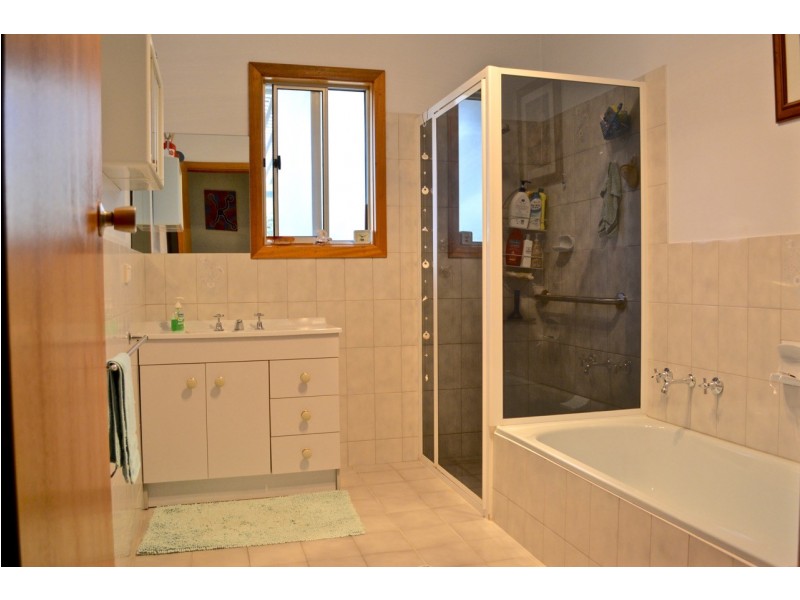 7 Brigette Ave, Coffin Bay SA 5607