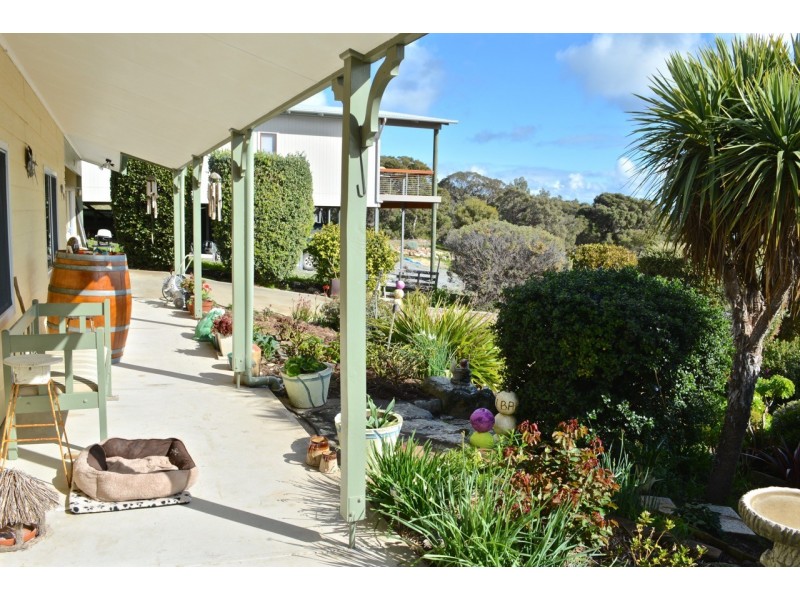 7 Brigette Ave, Coffin Bay SA 5607