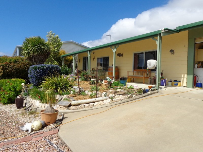 7 Brigette Ave, Coffin Bay SA 5607