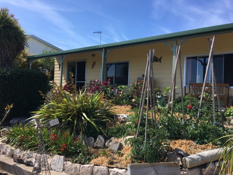 7 Brigette Ave, Coffin Bay SA 5607