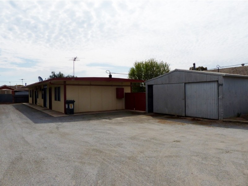 Unit 2/3 Lambeff Street, Ceduna SA 5690