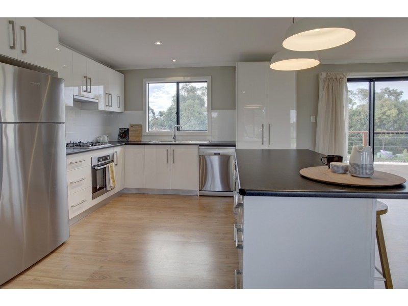 16 Benjamin Road, Poonindie SA 5607