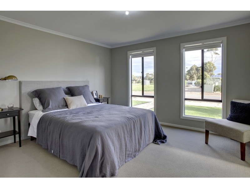 16 Benjamin Road, Poonindie SA 5607