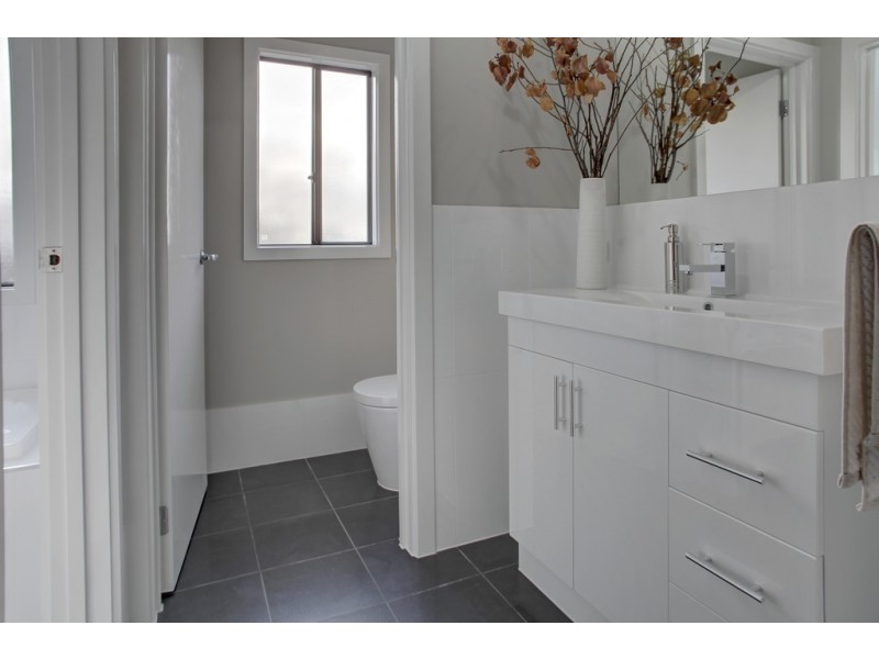 16 Benjamin Road, Poonindie SA 5607