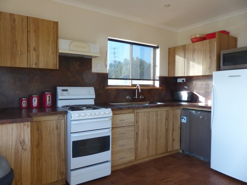 8 Esplanade, Elliston SA 5670