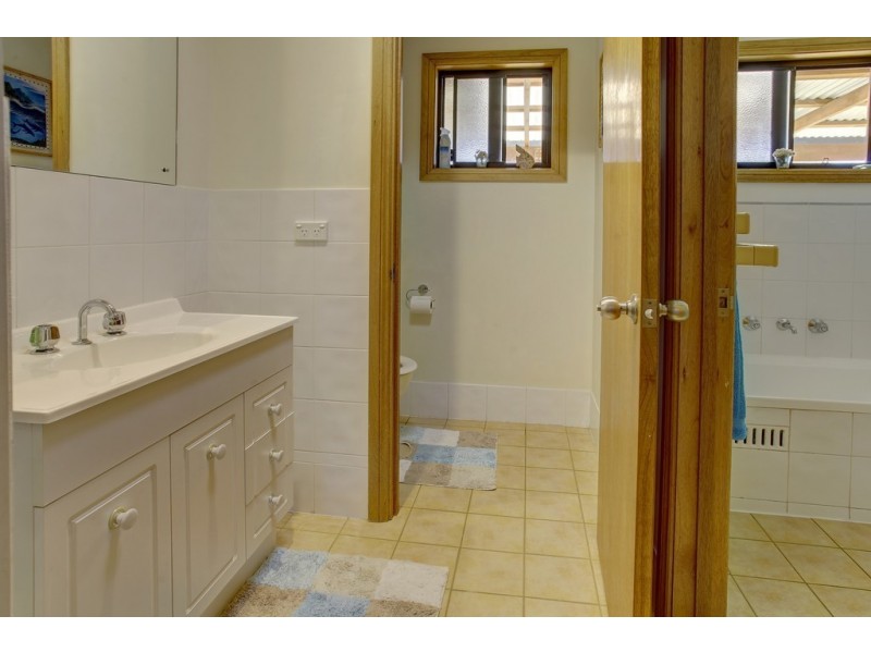 10 Tulka Esplanade, Tulka SA 5607