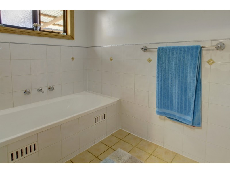 10 Tulka Esplanade, Tulka SA 5607