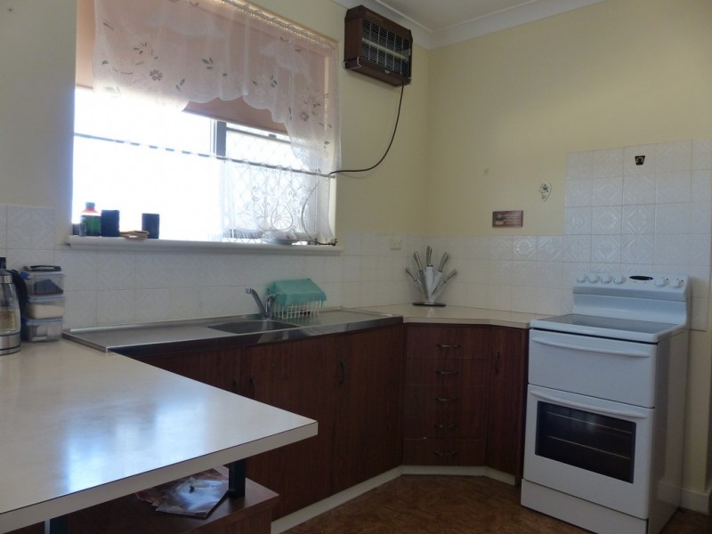 27 Eyre Highway, Ceduna SA 5690