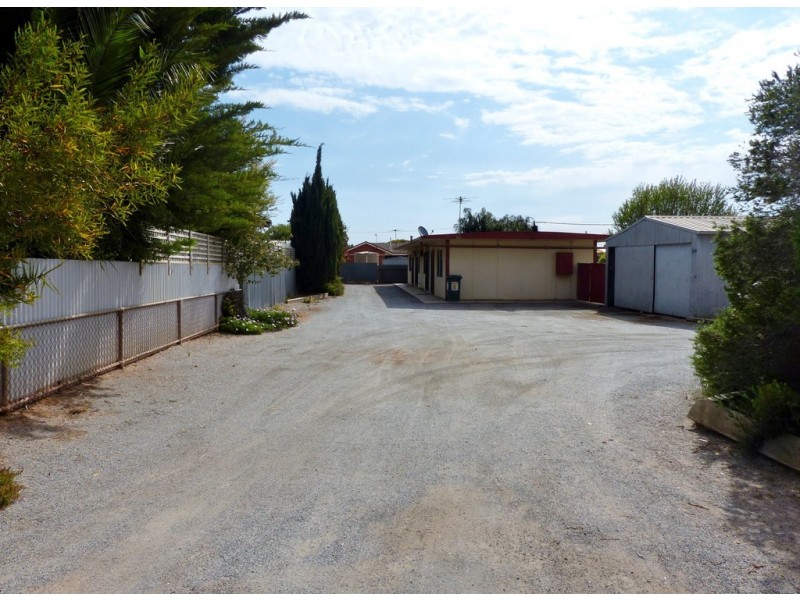 1 and 2, 3 Lambeff Street, Ceduna SA 5690