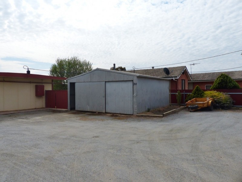 1 and 2, 3 Lambeff Street, Ceduna SA 5690