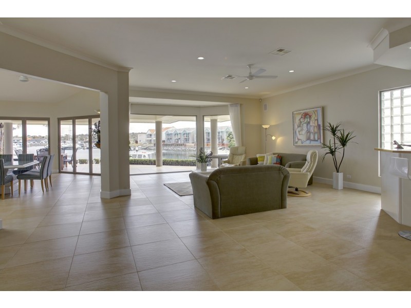 2/3 Bridge Crescent, Port Lincoln SA 5606