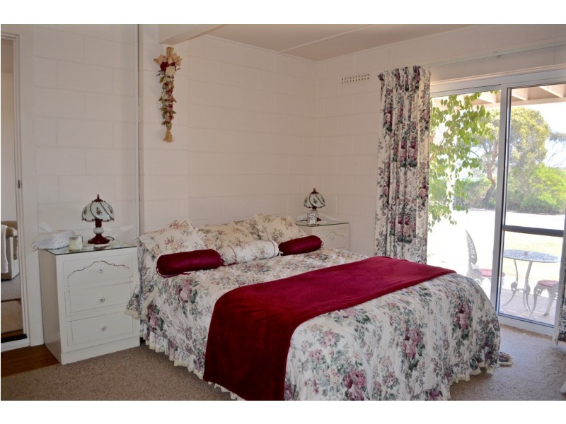 277 Esplanade, Coffin Bay SA 5607